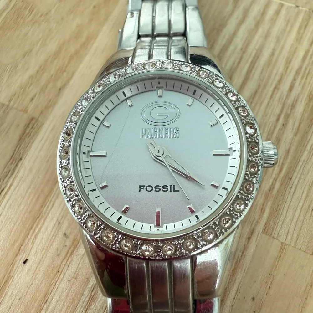 RARE Fossil ladies NFL Green Bay packers silver tone watch NEW BATTERY